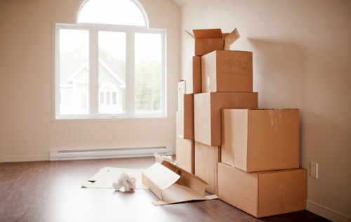 Removal truck hire vehicle suitable for local moves in Earls Court