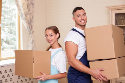 Checklist preparation for moving day in Earls Court