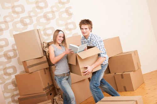 Commercial and residential moving truck hire in Earls Court